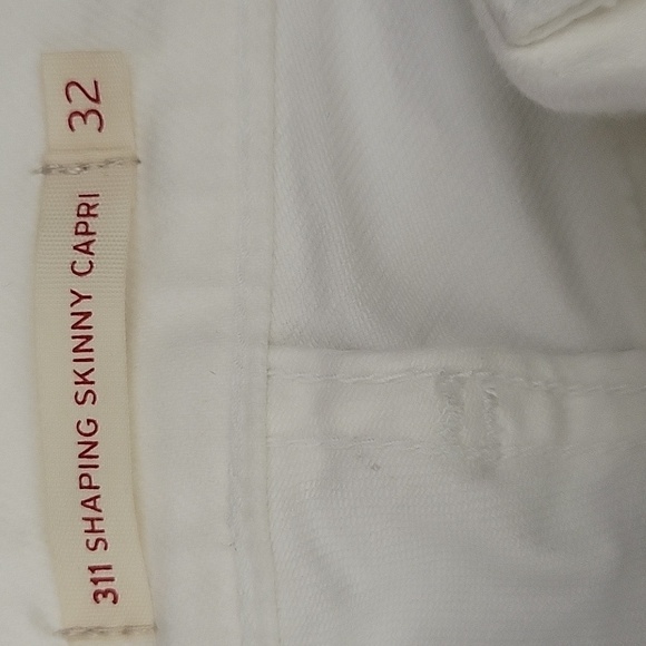Levis 311 Women's White Capri Jeans - Picture 5 of 5